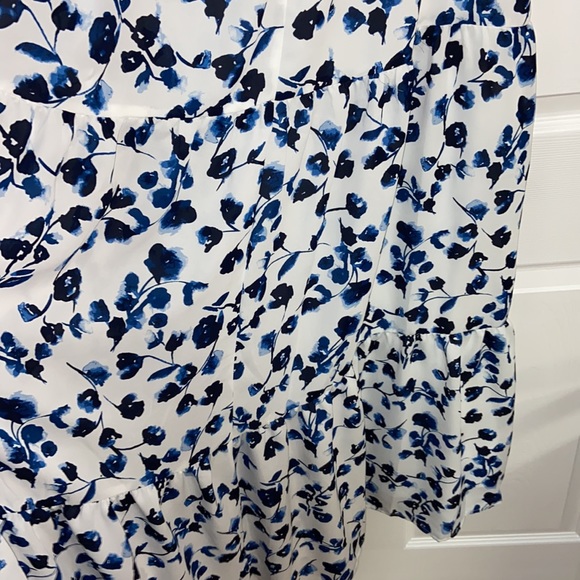 NWT Elizabeth and James Blue Floral Smocked Neck Tiered Maxi Dress Womens XXL - Picture 7 of 10